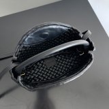 New BOTTEGA VENETA COBBLE Top Handle Bag